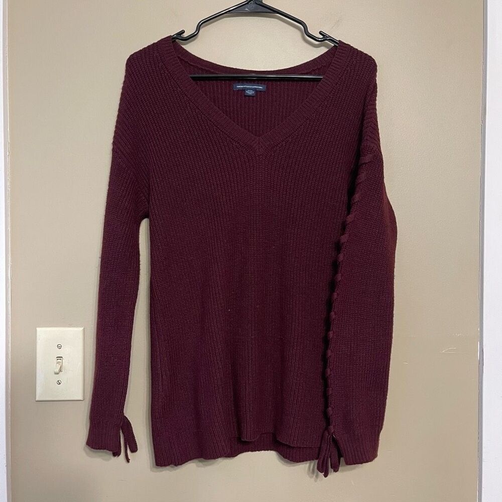 American Eagle Women’s Maroon Vneck Cable Knit Lace-Up Sleeve Sweater Medium